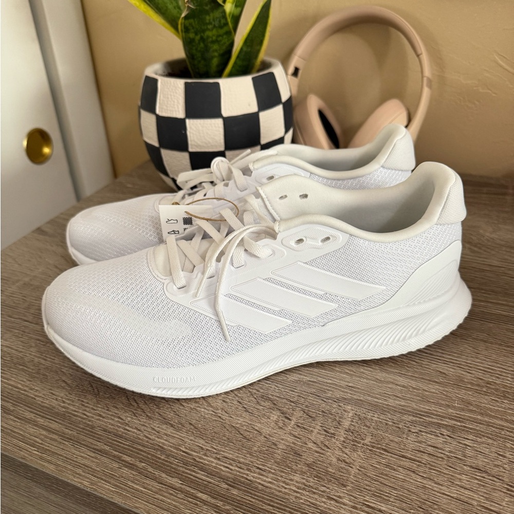Adidas Runfalcon 5s - 9.5 women’s